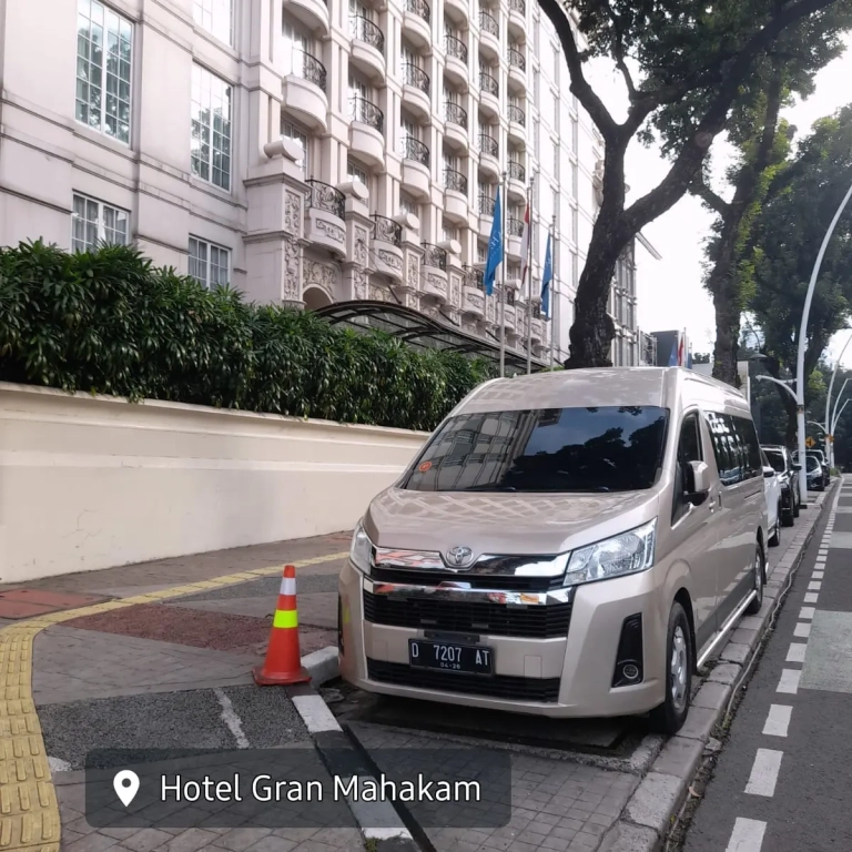 sewa hiace jakarta